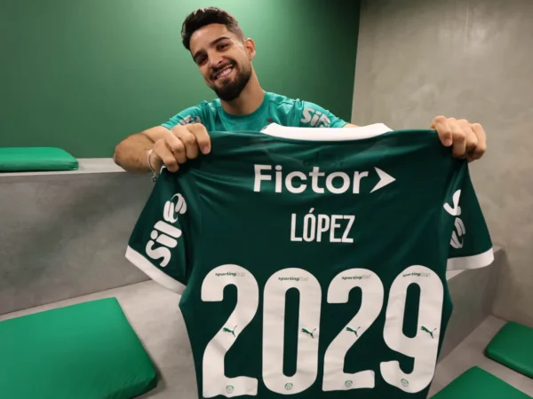 Flaco López em ação pelo Palmeiras durante partida da temporada 2026.