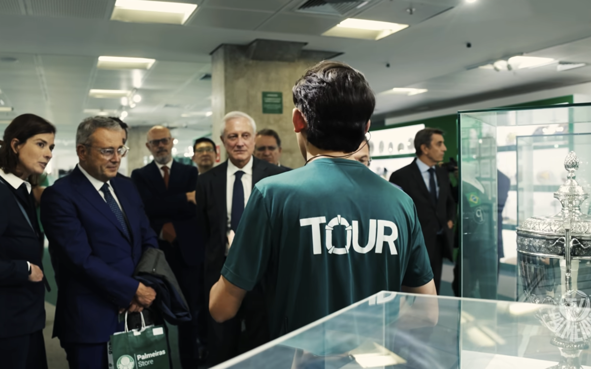 Autoridades italianas visitam o Palmeiras e conhecem a estrutura do clube em São Paulo.