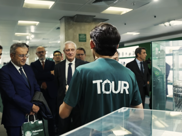 Autoridades italianas visitam o Palmeiras e conhecem a estrutura do clube em São Paulo.