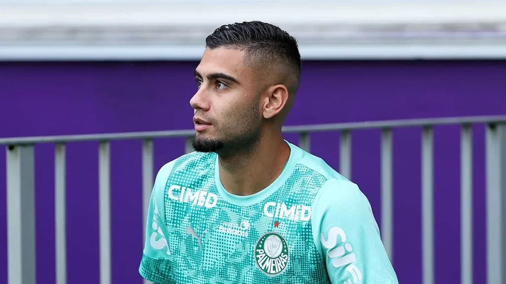 Andreas Pereira, do Palmeiras, durante treino no Nubank Parque