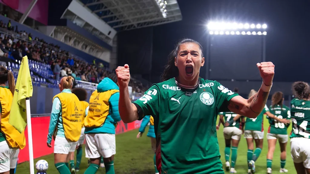 Bia Zaneratto, do Palmeiras, comemora gol