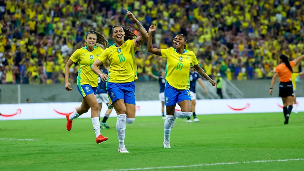 Bia Zaneratto comemora gol no Brasil x Argentina feminino na Arena de Pernambuco, no Recife