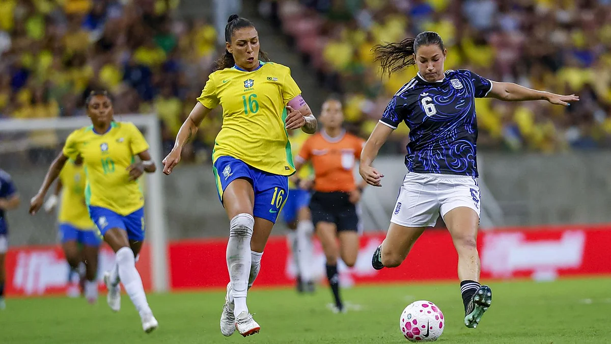 Bia Zaneratto em lance de Brasil x Argentina feminino no Recife