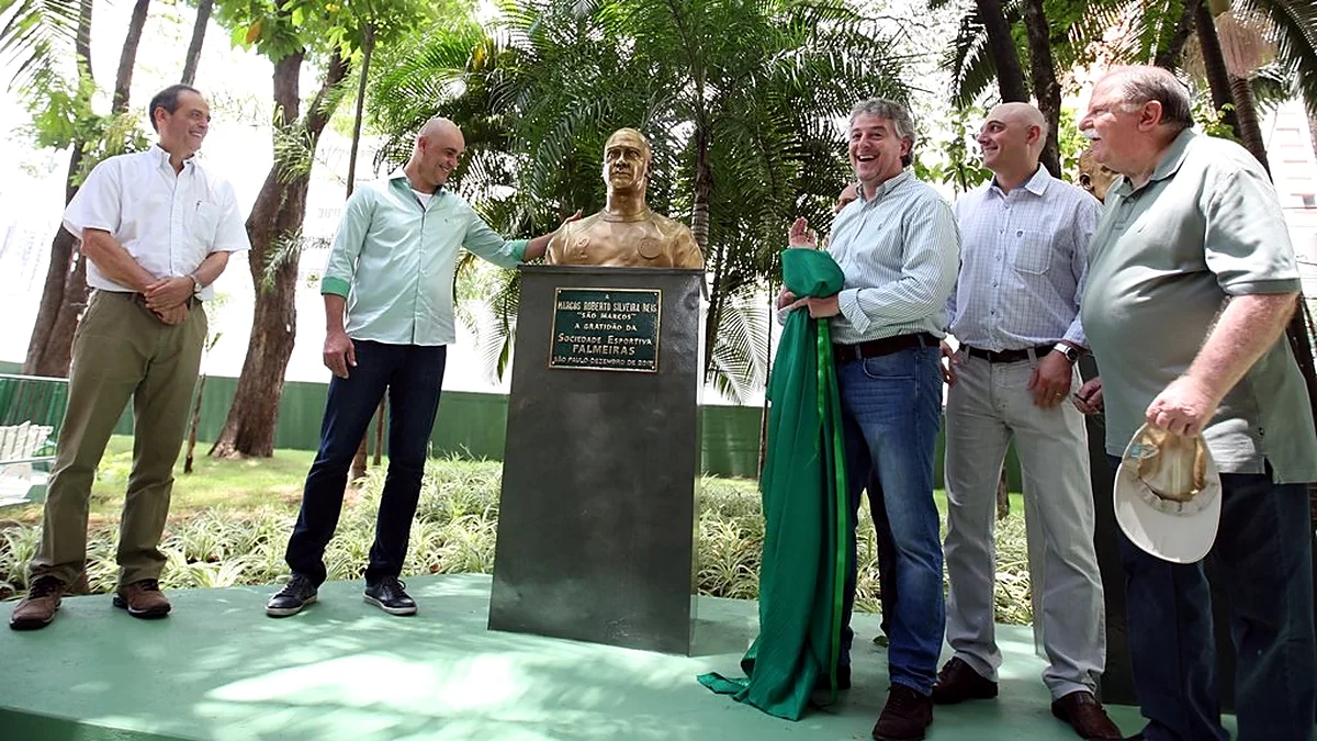 Inauguração do busto de Marcos no Palmeiras, em 2015