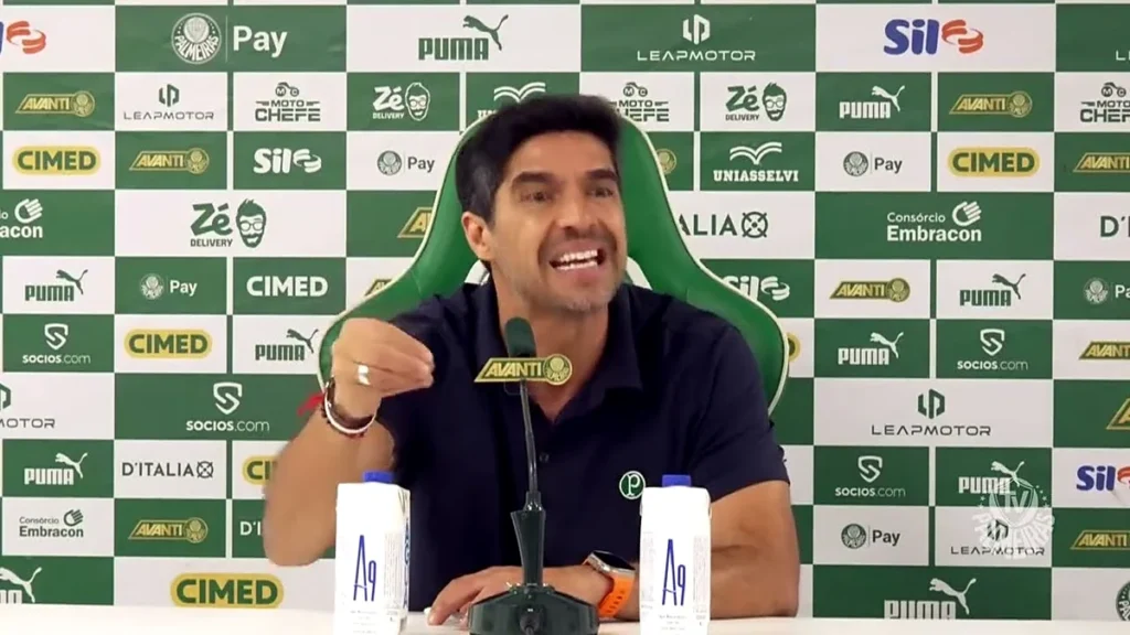 Abel Ferreira na entrevista coletiva depois de Palmeiras x Bragantino, em 24/10