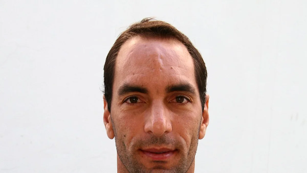 Retrato de Edmundo com a camisa verde do Palmeiras
