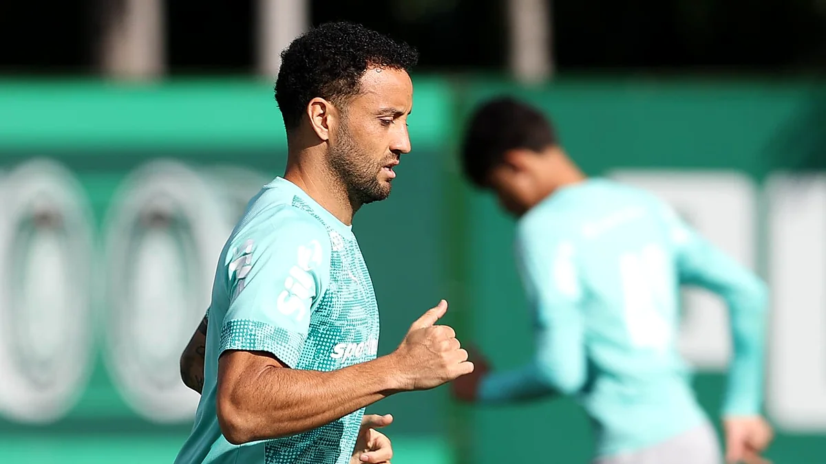 Felipe Anderson em treino na Academia de Futebol