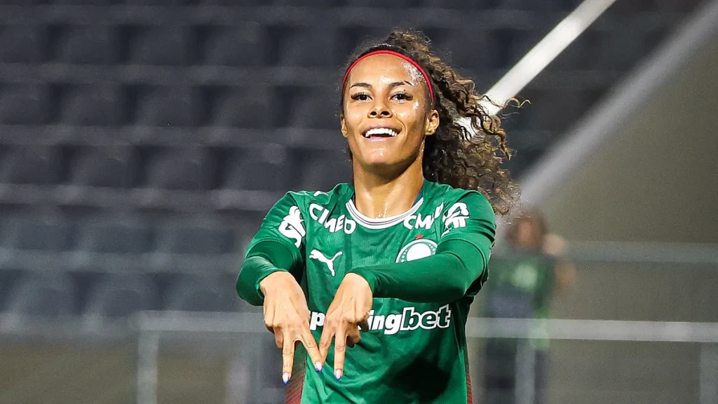 Time feminino do Palmeiras em jogo na Arena Barueri