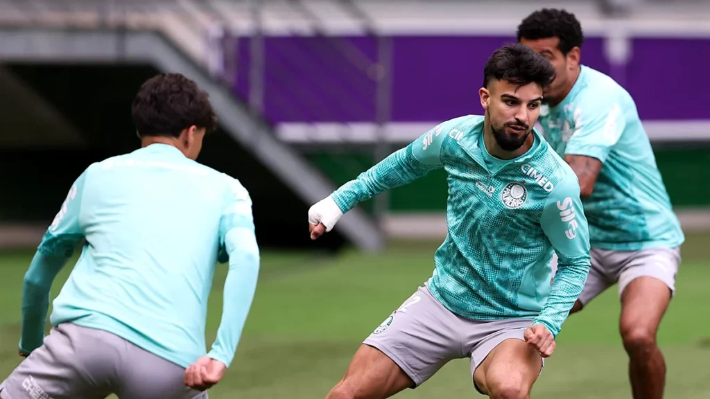 O jogador Flaco López, da SE Palmeiras, durante treinamento, na arena Nubank Parque.