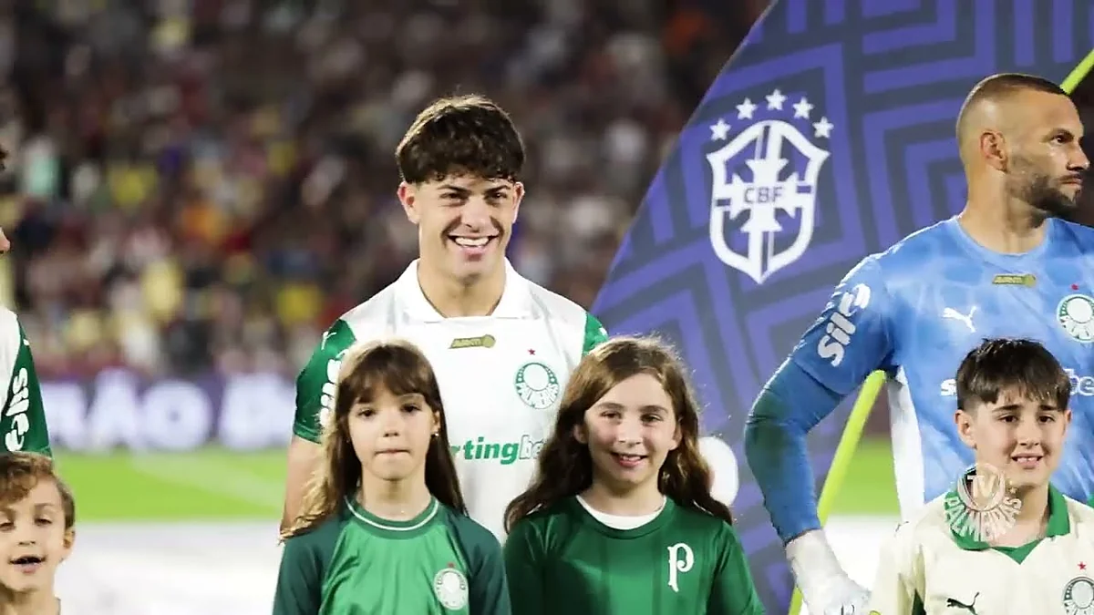 Jogadores do Palmeiras no gramado do Maracanã em 2025