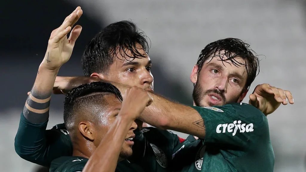 Gustavo Gómez comemora gol do Palmeiras na Libertadores 2020