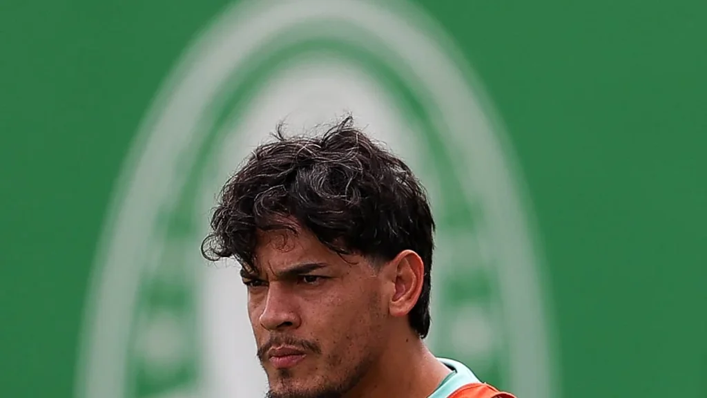 Gustavo Gómez, zagueiro do Palmeiras, em treino antes de Palmeiras x Bragantino