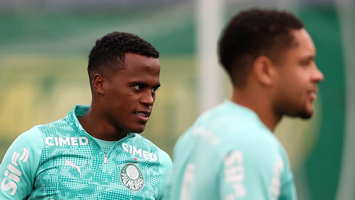 Jhon Arias, atacante do Palmeiras, em treino na Academia de Futebol