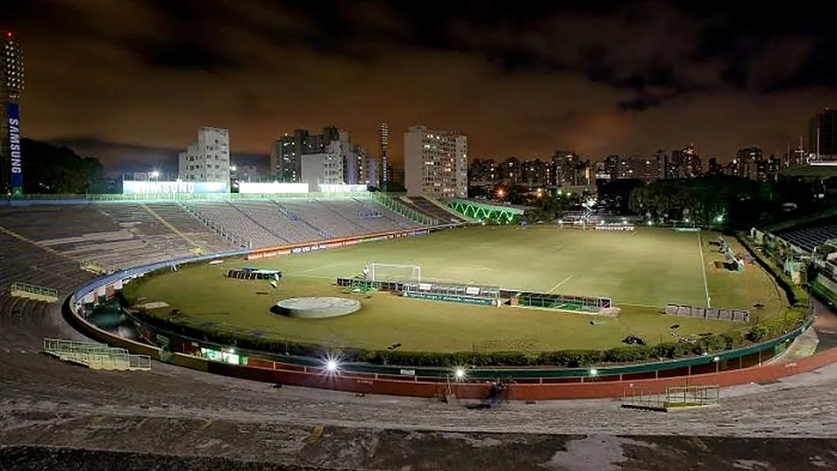 Estádio Palestra Italia após o último jogo oficial, em 2010