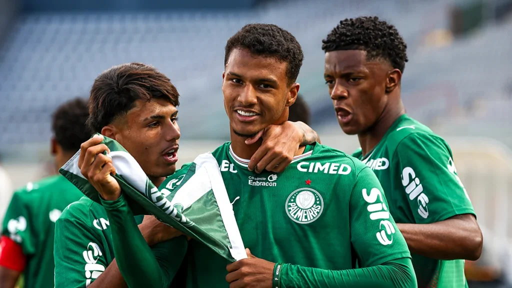 Jogadores do Palmeiras Sub-20 em campo